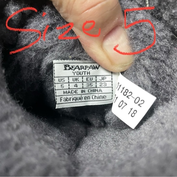 Bearpaw Youth Snow Boots Size 5 - Picture 5 of 11